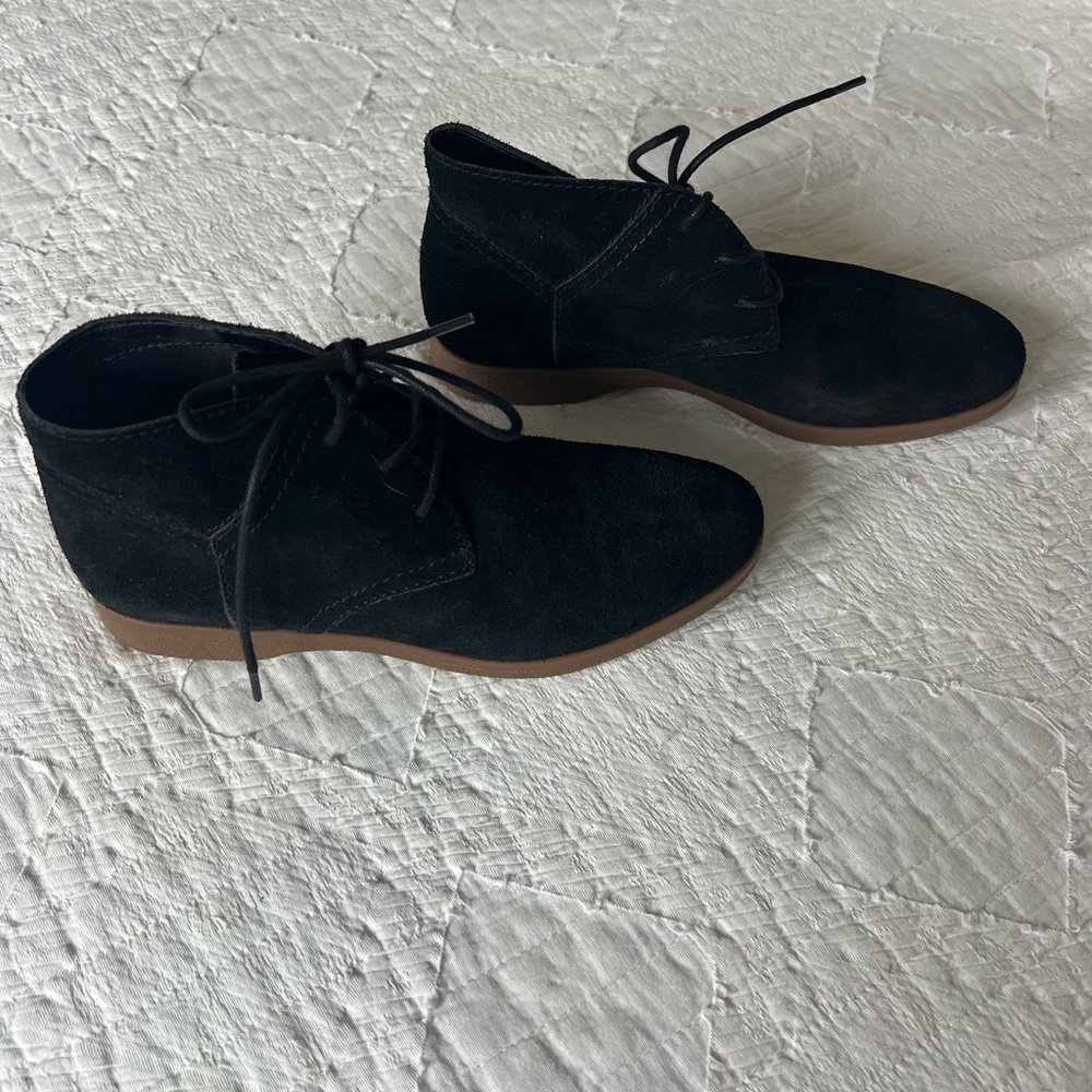 Women’s Black Suede Lace-Up booties